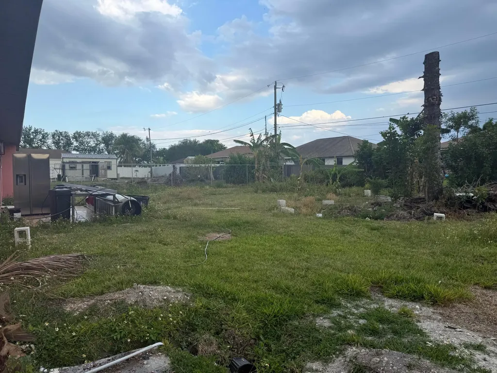 1410 NE 14th Terrace Cape Coral FL 33909
