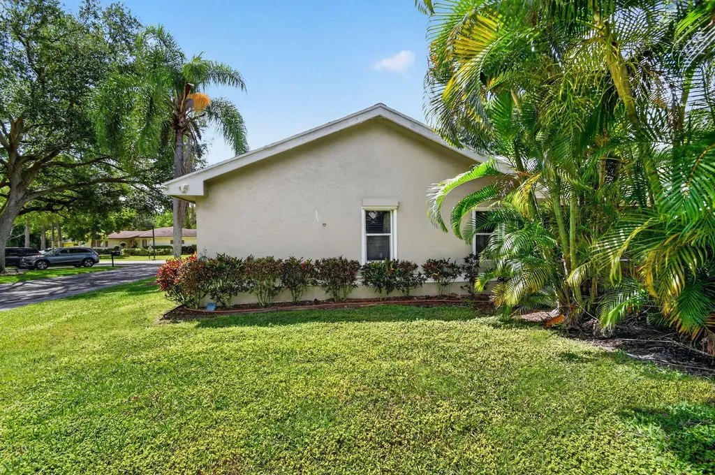 4200 Grove Park Lane Boynton Beach FL 33436
