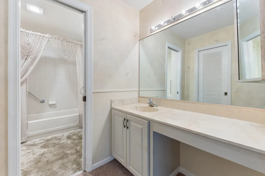 10197 Kinswood Road Boynton Beach FL 33437
