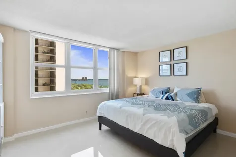 5440 N Ocean Drive Riviera Beach FL 33404