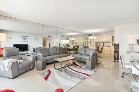 5440 N Ocean Drive Riviera Beach FL 33404