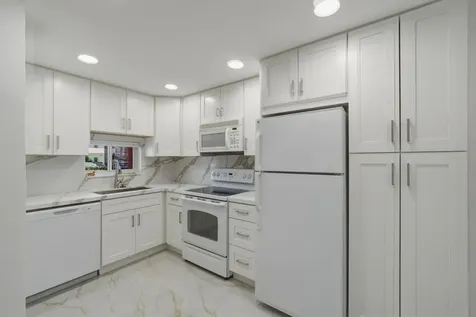 371 S Hollybrook Drive Pembroke Pines FL 33025