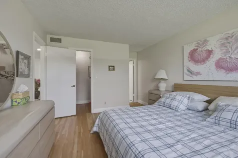 371 S Hollybrook Drive Pembroke Pines FL 33025