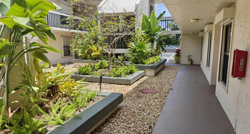 225 SE 10th Street Deerfield Beach FL 33441