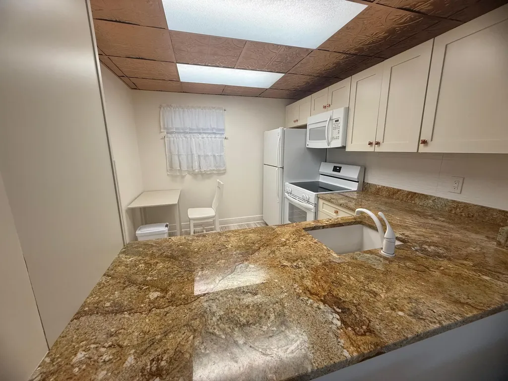 2601 NE 3rd Court Boynton Beach FL 33435
