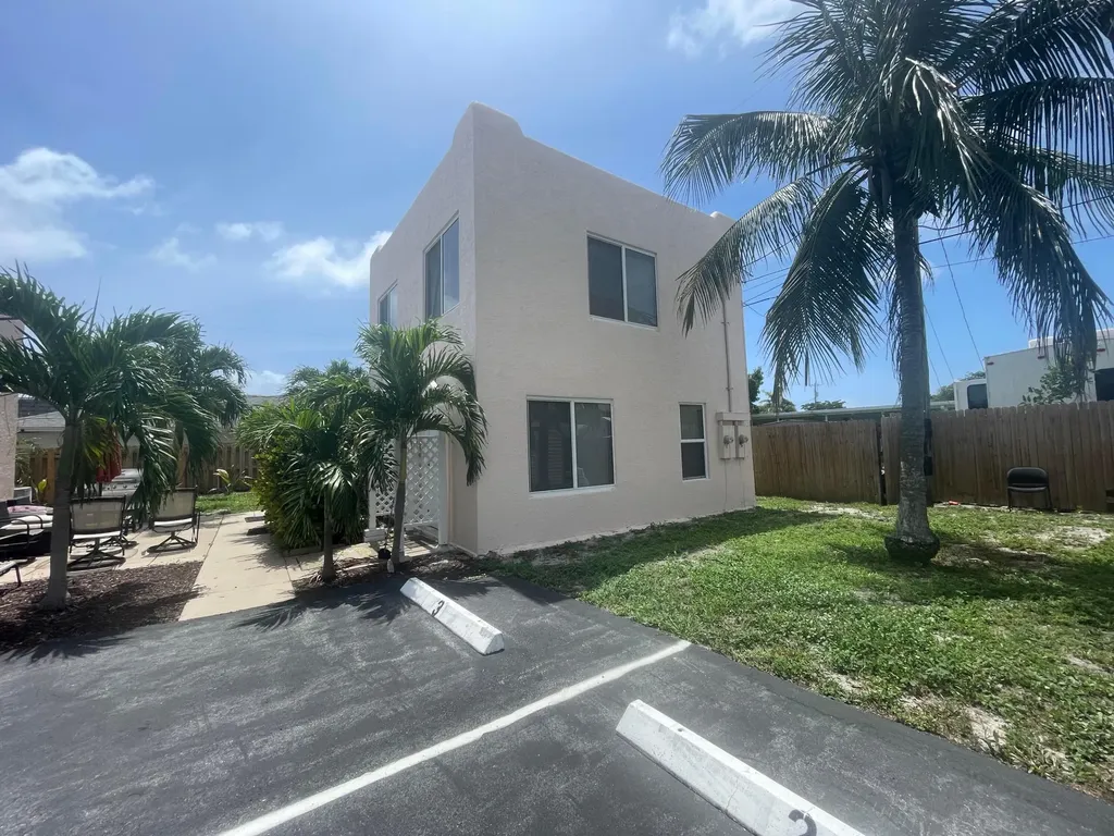 505 24th Avenue N Lake Worth Beach FL