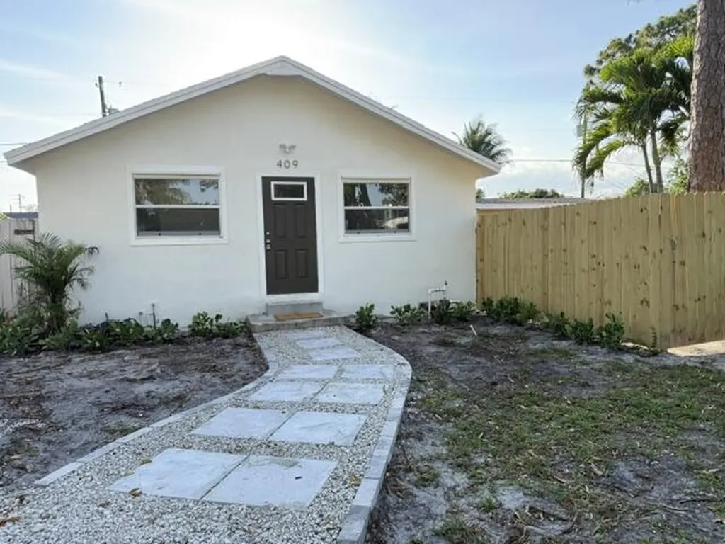 409 Perry Avenue Greenacres FL 33463