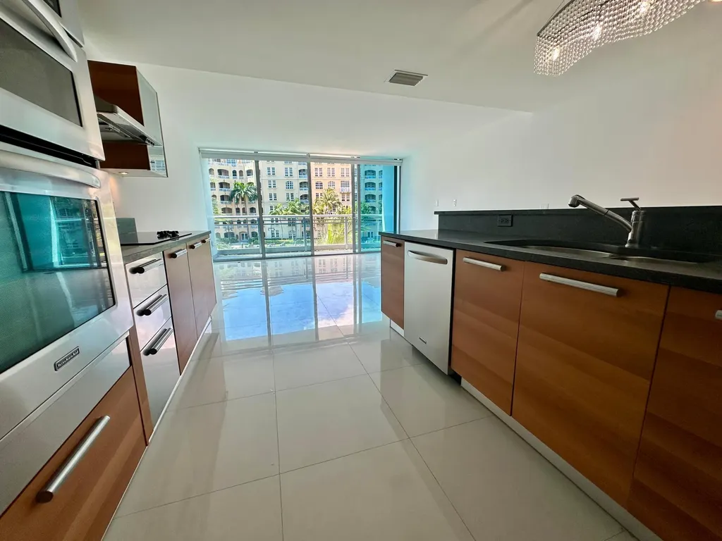 2950 NE 188th Street NE Aventura FL 33180