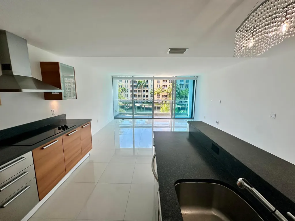 2950 NE 188th Street NE Aventura FL 33180