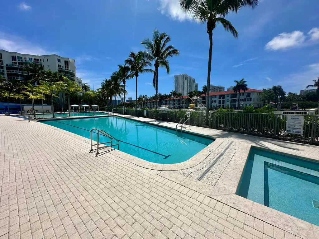2950 NE 188th Street NE Aventura FL 33180