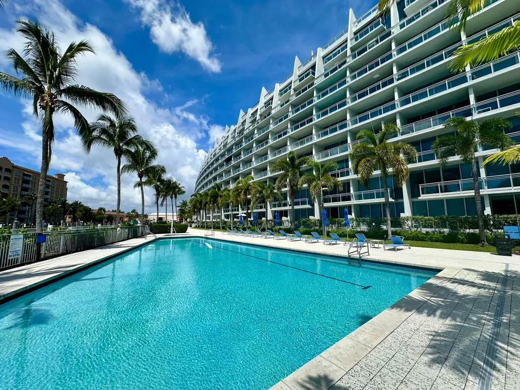 2950 NE 188th Street NE Aventura FL 33180