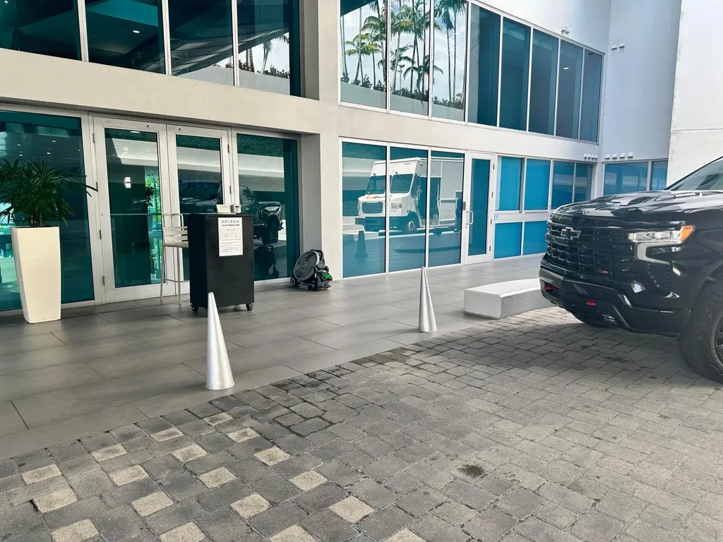 2950 NE 188th Street NE Aventura FL 33180