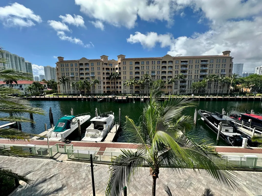 2950 NE 188th Street NE Aventura FL 33180