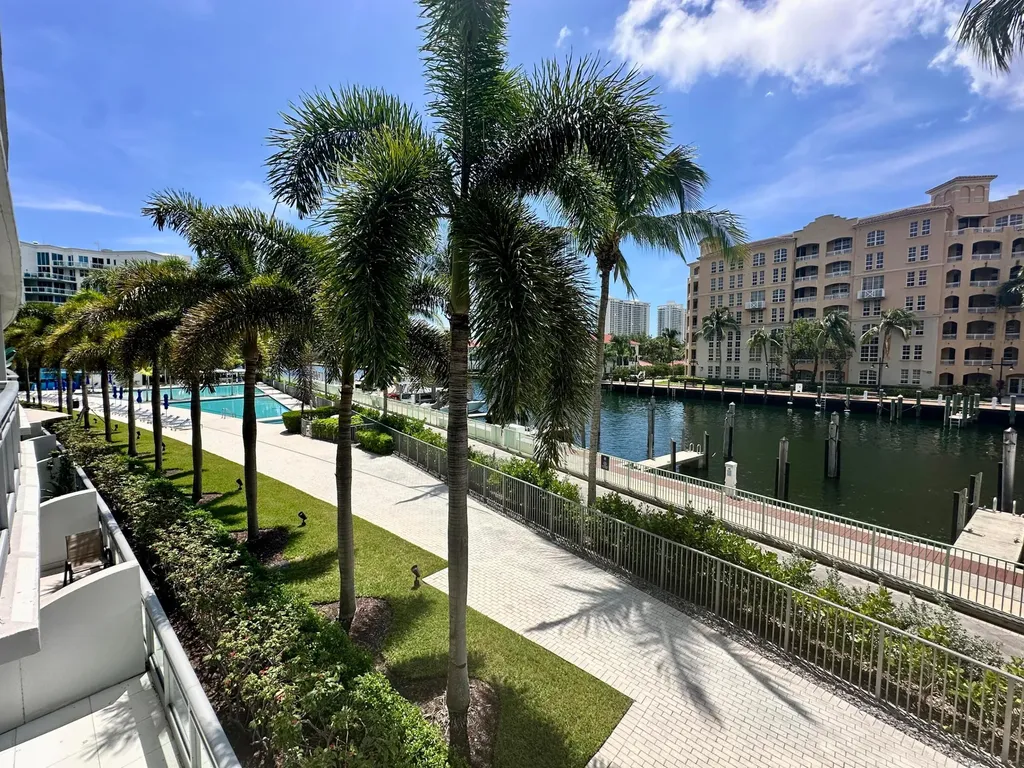 2950 NE 188th Street NE Aventura FL 33180