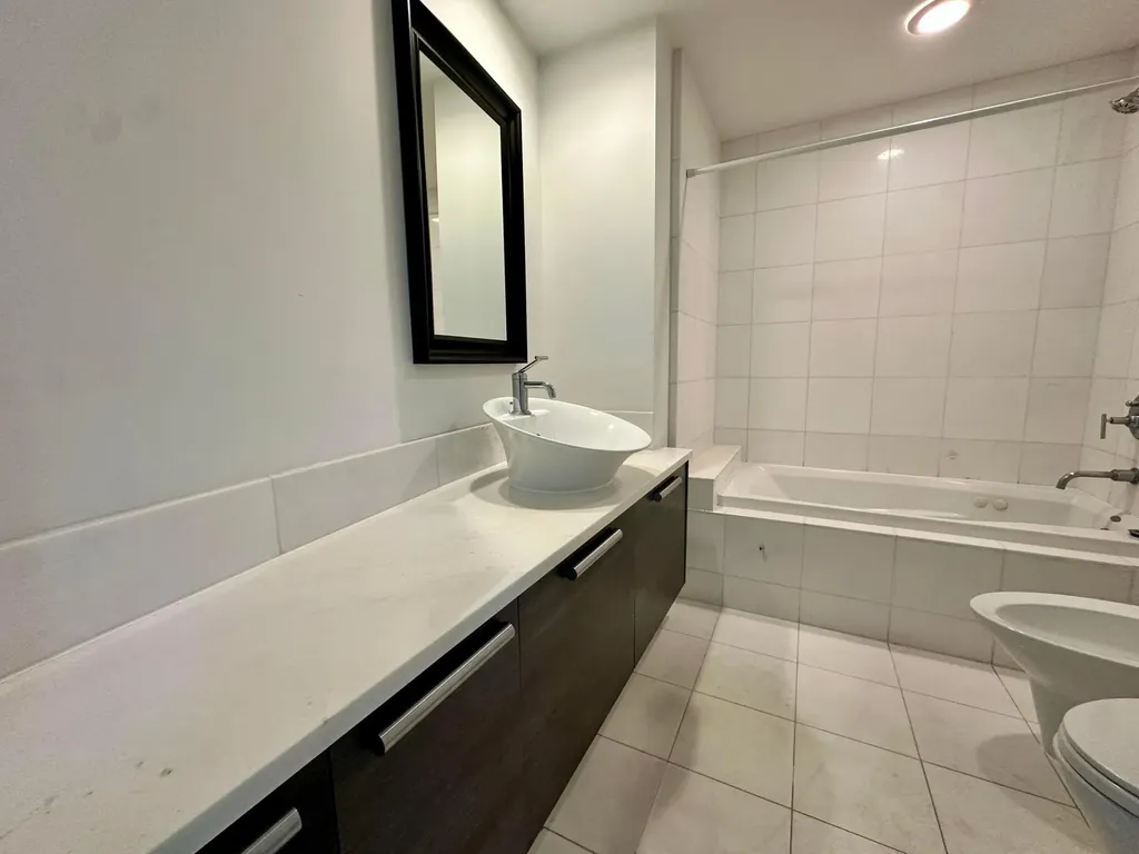 2950 NE 188th Street NE Aventura FL 33180