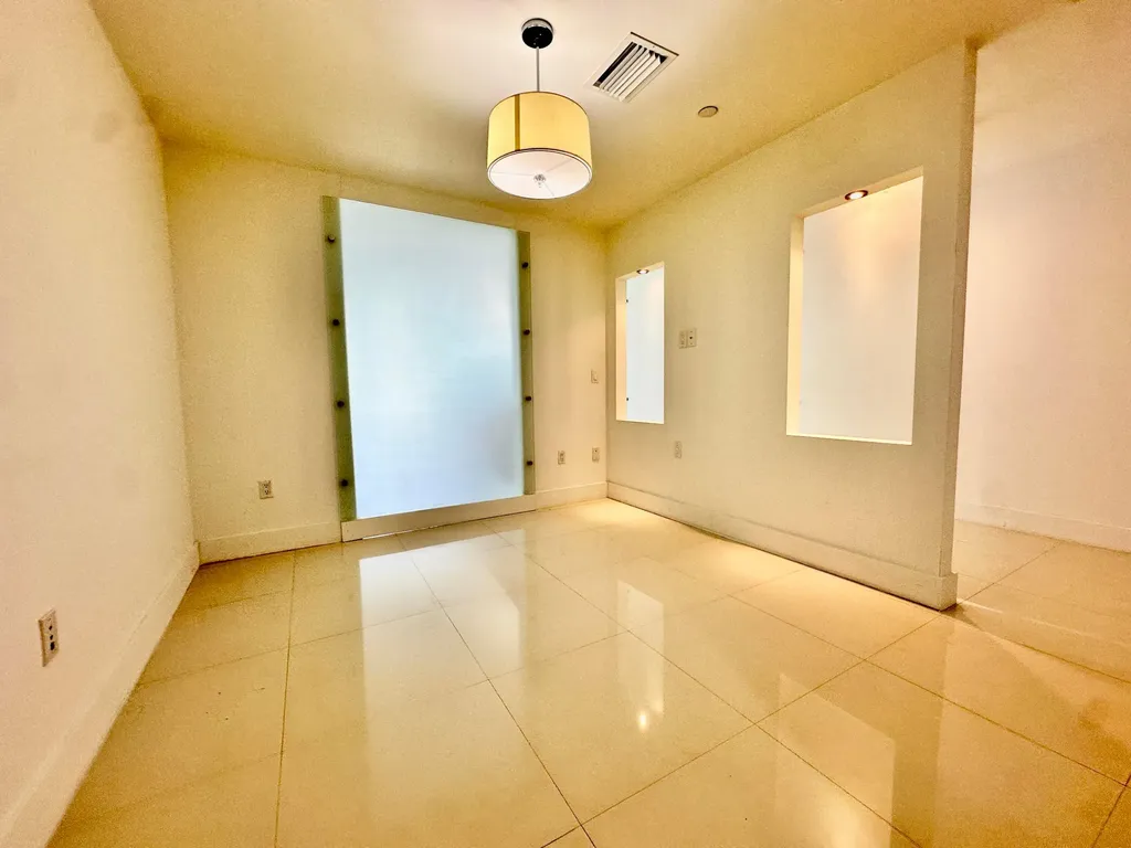2950 NE 188th Street NE Aventura FL 33180