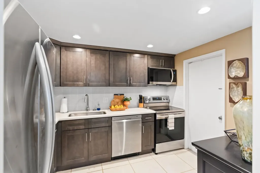 2900 N Palm Aire Drive Pompano Beach FL 33069