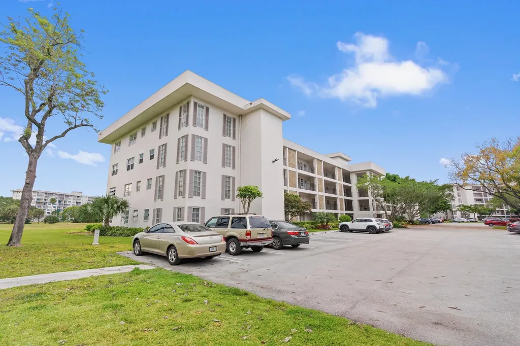 2900 N Palm Aire Drive Pompano Beach FL 33069