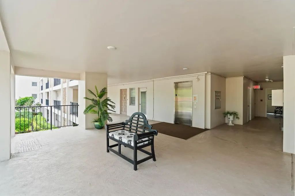 2900 N Palm Aire Drive Pompano Beach FL 33069