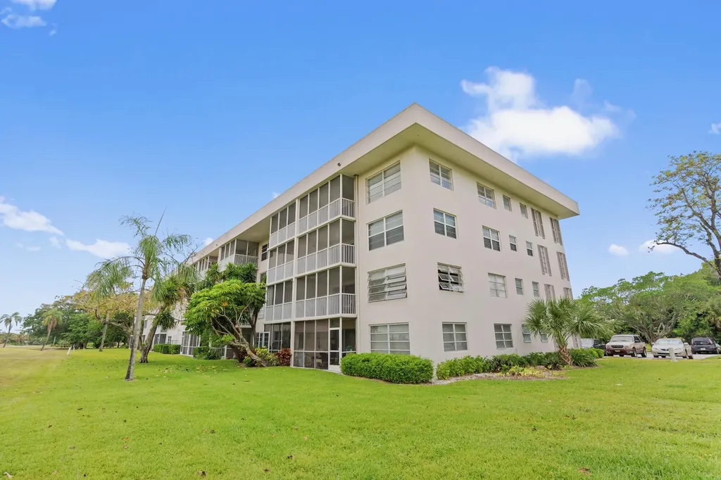 2900 N Palm Aire Drive Pompano Beach FL 33069