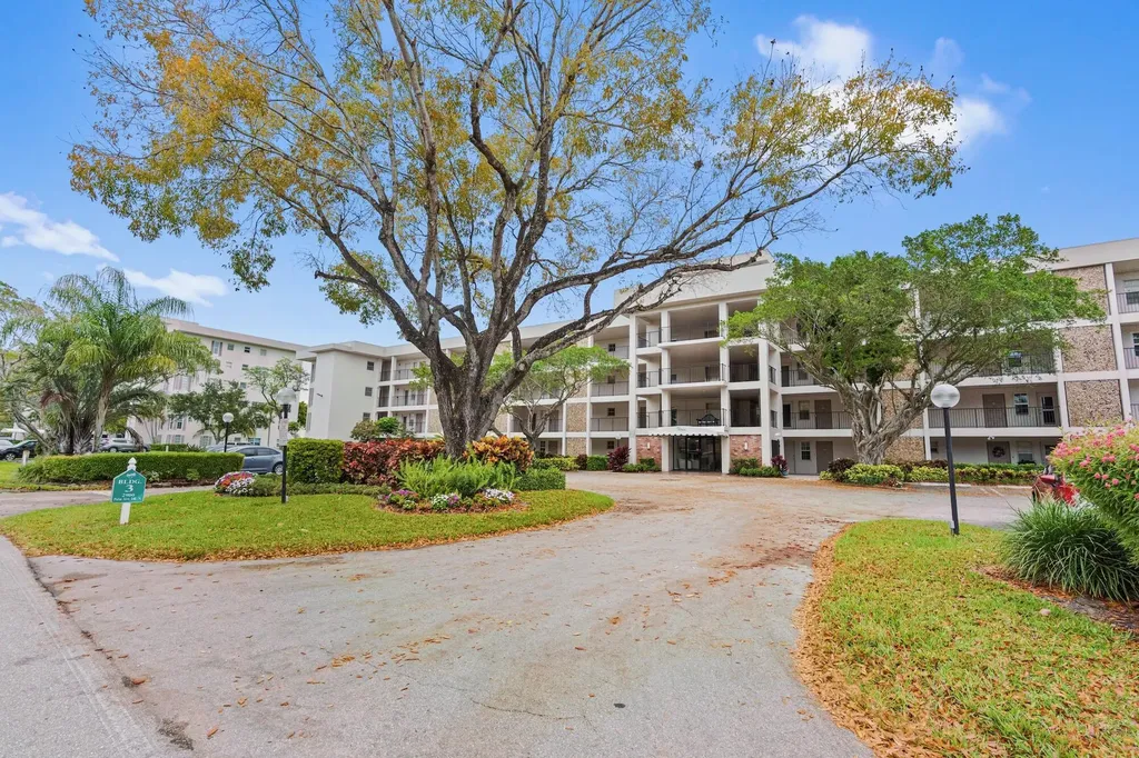 2900 N Palm Aire Drive Pompano Beach FL 33069