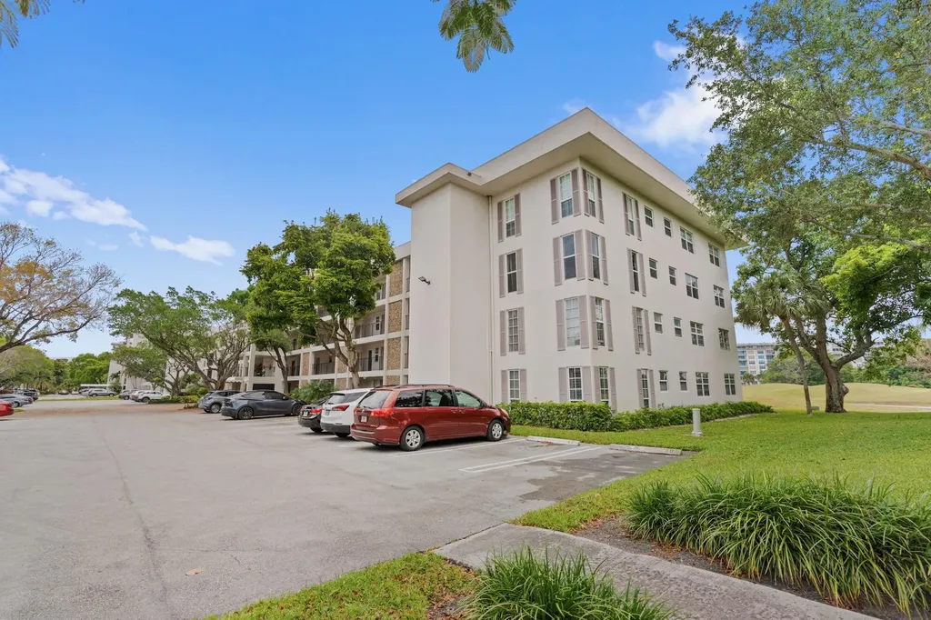 2900 N Palm Aire Drive Pompano Beach FL 33069