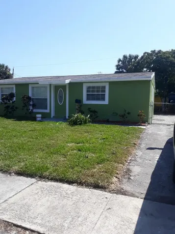 5364 Helene Place West Palm Beach FL 33407