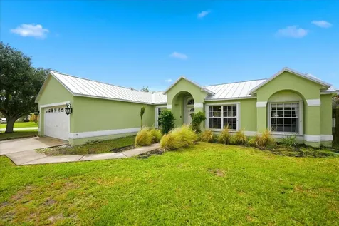 6208 NW Kukui Court Port St Lucie FL 34983