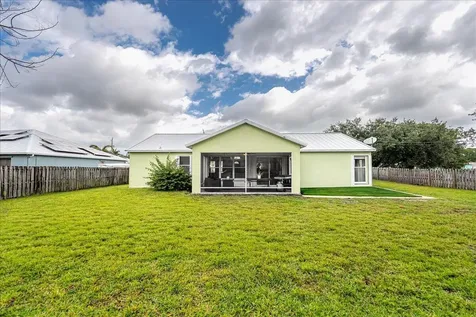6208 NW Kukui Court Port St Lucie FL 34983