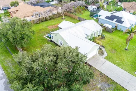 6208 NW Kukui Court Port St Lucie FL 34983