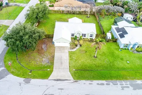 6208 NW Kukui Court Port St Lucie FL 34983