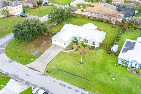 6208 NW Kukui Court Port St Lucie FL 34983