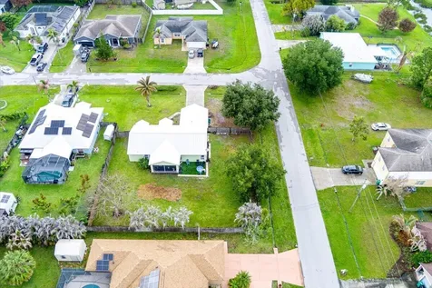 6208 NW Kukui Court Port St Lucie FL 34983