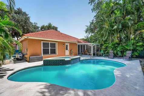 1084 Aspri Way Riviera Beach FL 33418