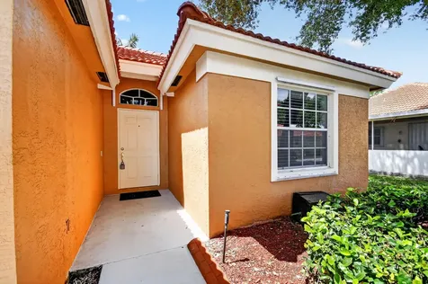 1084 Aspri Way Riviera Beach FL 33418