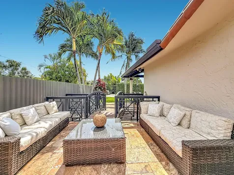 736 NW 12th Avenue Dania Beach FL 33004