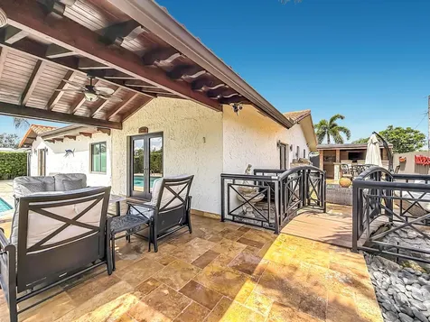 736 NW 12th Avenue Dania Beach FL 33004