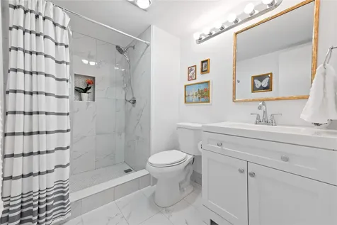 9420 S Hollybrook Lake Drive Pembroke Pines FL 33025