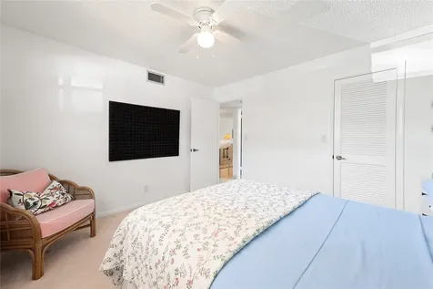 9420 S Hollybrook Lake Drive Pembroke Pines FL 33025