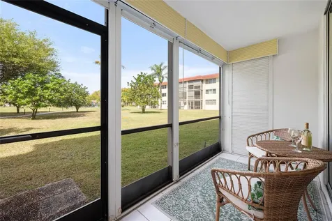 9420 S Hollybrook Lake Drive Pembroke Pines FL 33025