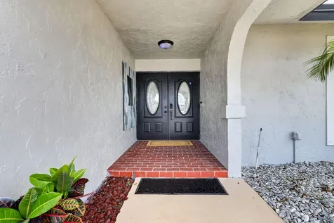 8444 Linden Way Greenacres FL 33467