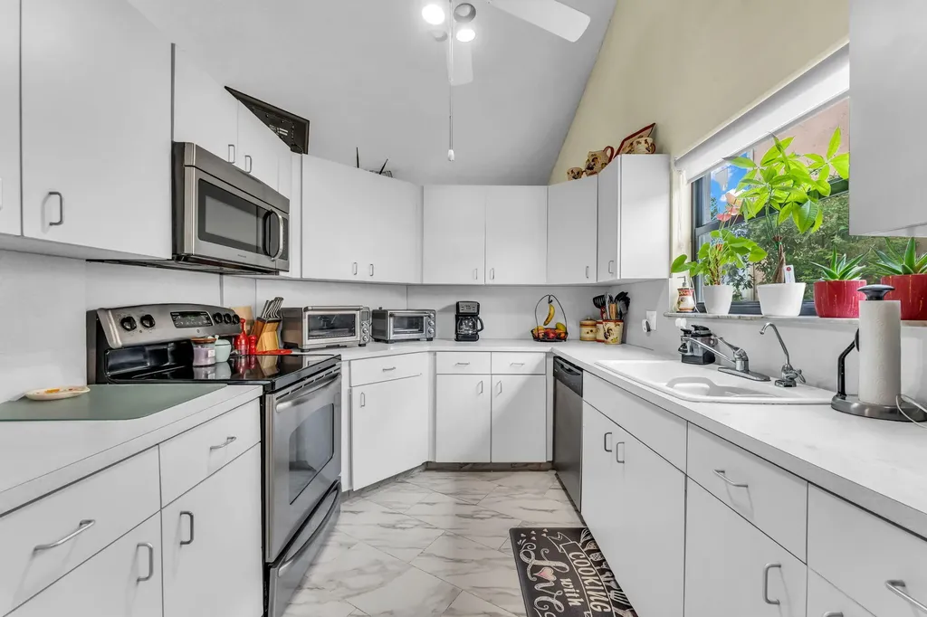 143 W Tara Lakes Drive Drive W Boynton Beach FL 33436
