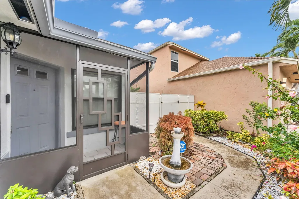 143 W Tara Lakes Drive Drive W Boynton Beach FL 33436