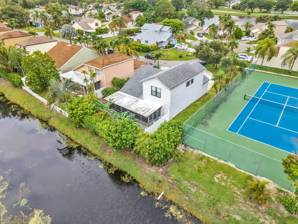 143 W Tara Lakes Drive Drive W Boynton Beach FL 33436