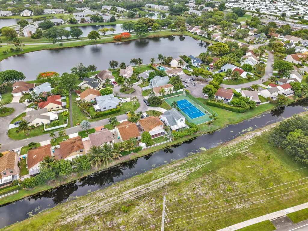 143 W Tara Lakes Drive Drive W Boynton Beach FL 33436