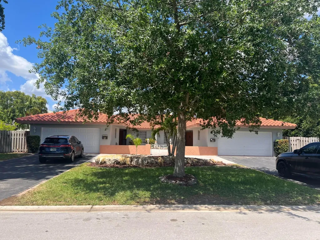 3310 NW 90th Avenue Coral Springs FL 33065