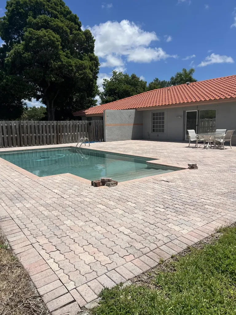 3310 NW 90th Avenue Coral Springs FL 33065