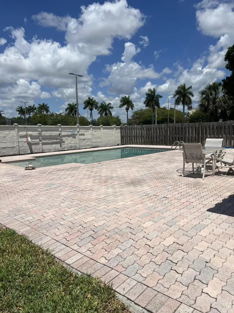 3310 NW 90th Avenue Coral Springs FL 33065