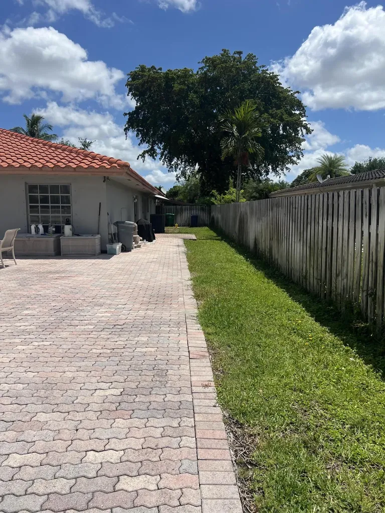 3310 NW 90th Avenue Coral Springs FL 33065