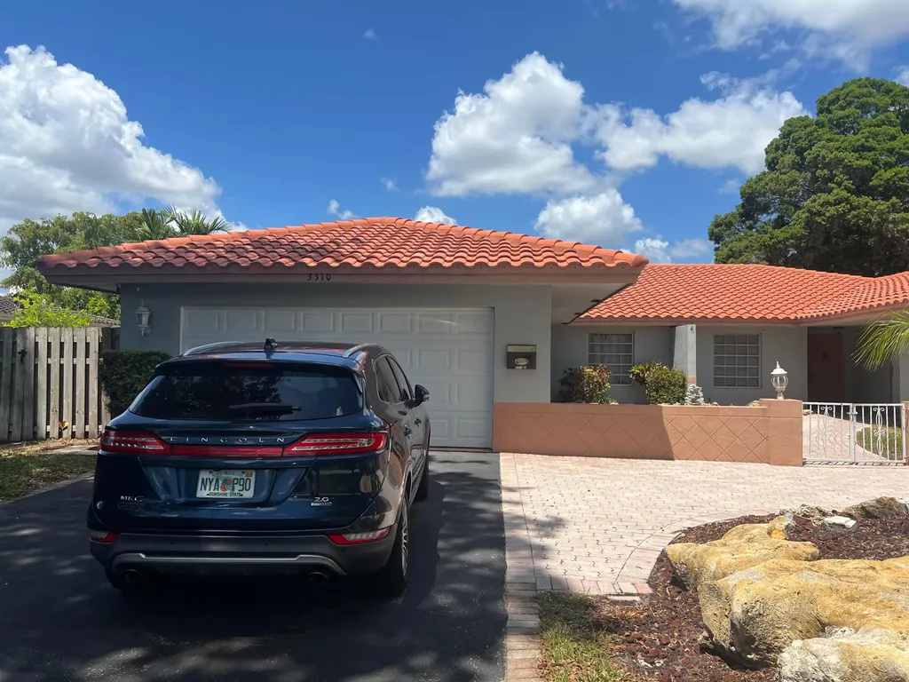 3310 NW 90th Avenue Coral Springs FL 33065
